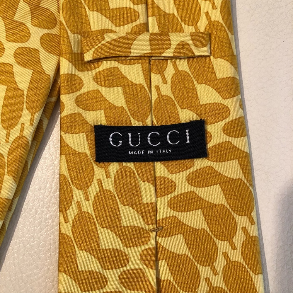 (Sold)Gucci Silk Tie - Picture 2 of 8